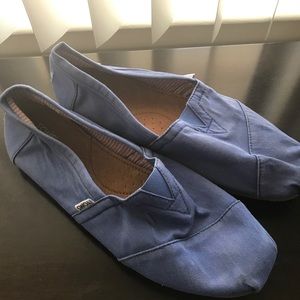 New, Never Worn Toms Slip-ons